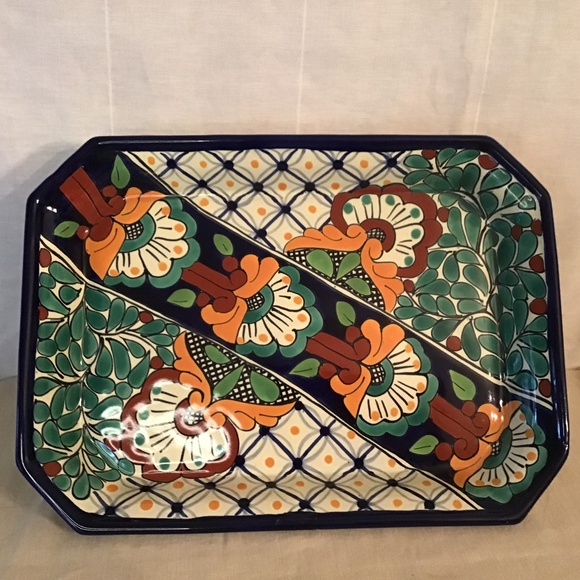 Beautiful Mexican Talavera Art Pottery Serving Baking Dish -LEAD FREE- Signed .
